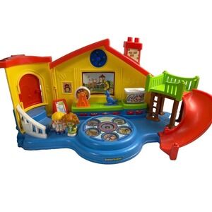 Fisher Price Little People Musical Preschool Playset with Figures 2013 W9632